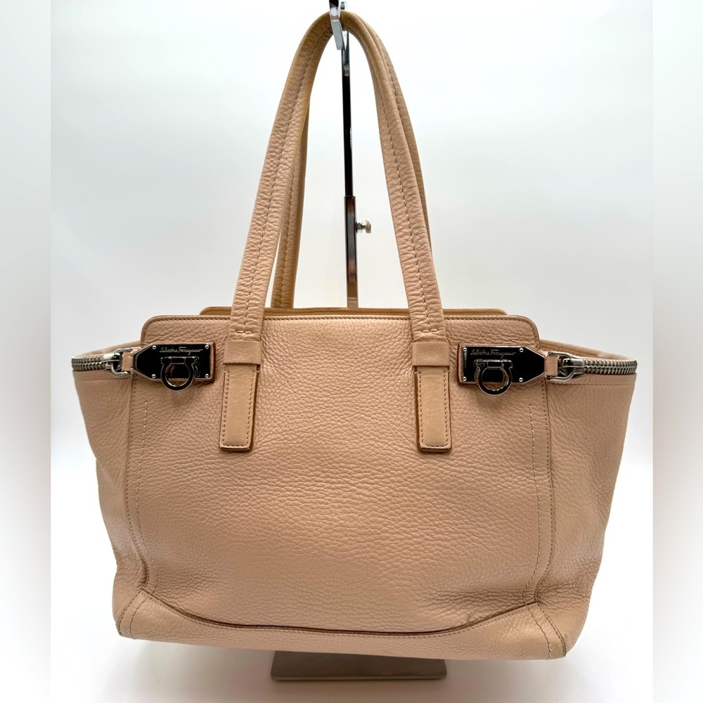 Salvatore Ferragamo - Authentic- Verve Tote ; Leather Blush Pink with metal Feet